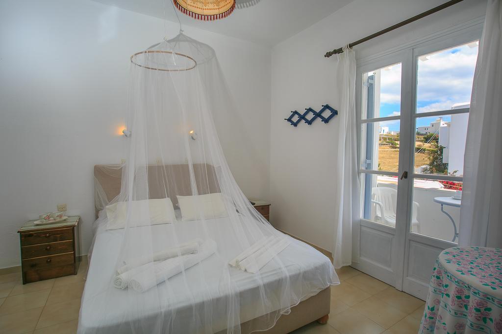 Paros Rita Studios Piso Livadi Room photo