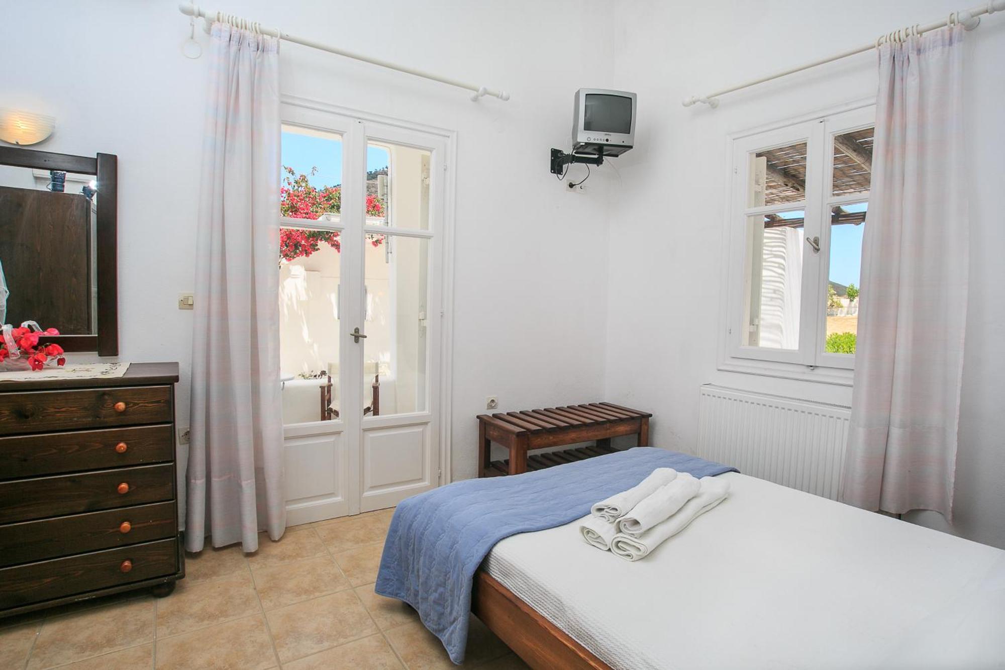 Paros Rita Studios Piso Livadi Room photo